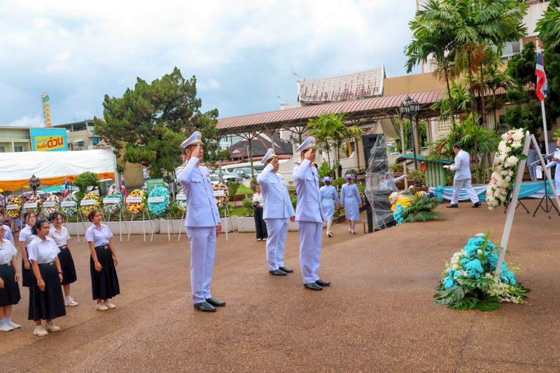 มหาวิทยาลัยนครพนม ร่วมพิธีวางพวงมาลาเนื่องในวันมหิดล ประจำปี 2568